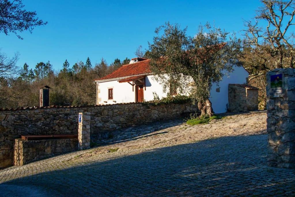 ポンバル Casa Do Vale Do Papoヴィラ エクステリア 写真