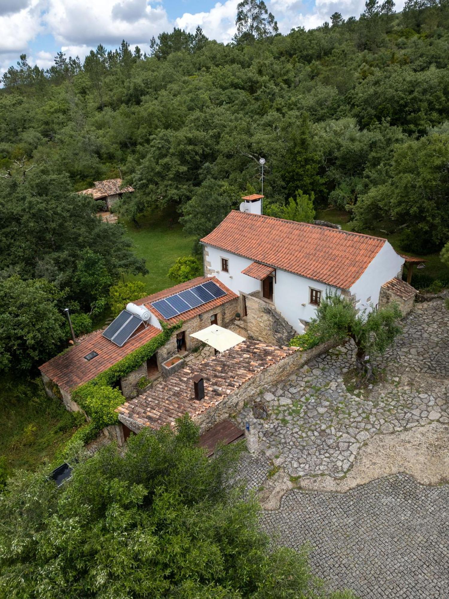 ポンバル Casa Do Vale Do Papoヴィラ エクステリア 写真